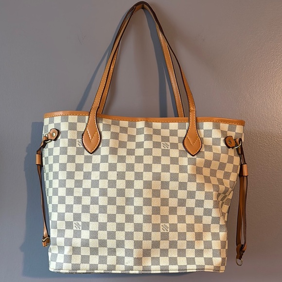 Handbags - Cream and Brown Tote with Checkered Pattern and Tan Leather Trim